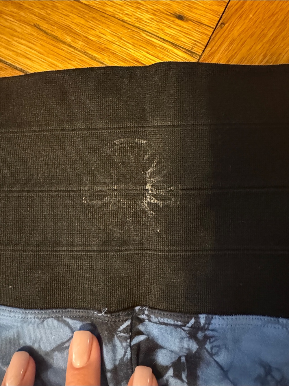 Tie-Dye High-Waist Leggings - Blue and Black - Picture 3 of 4
